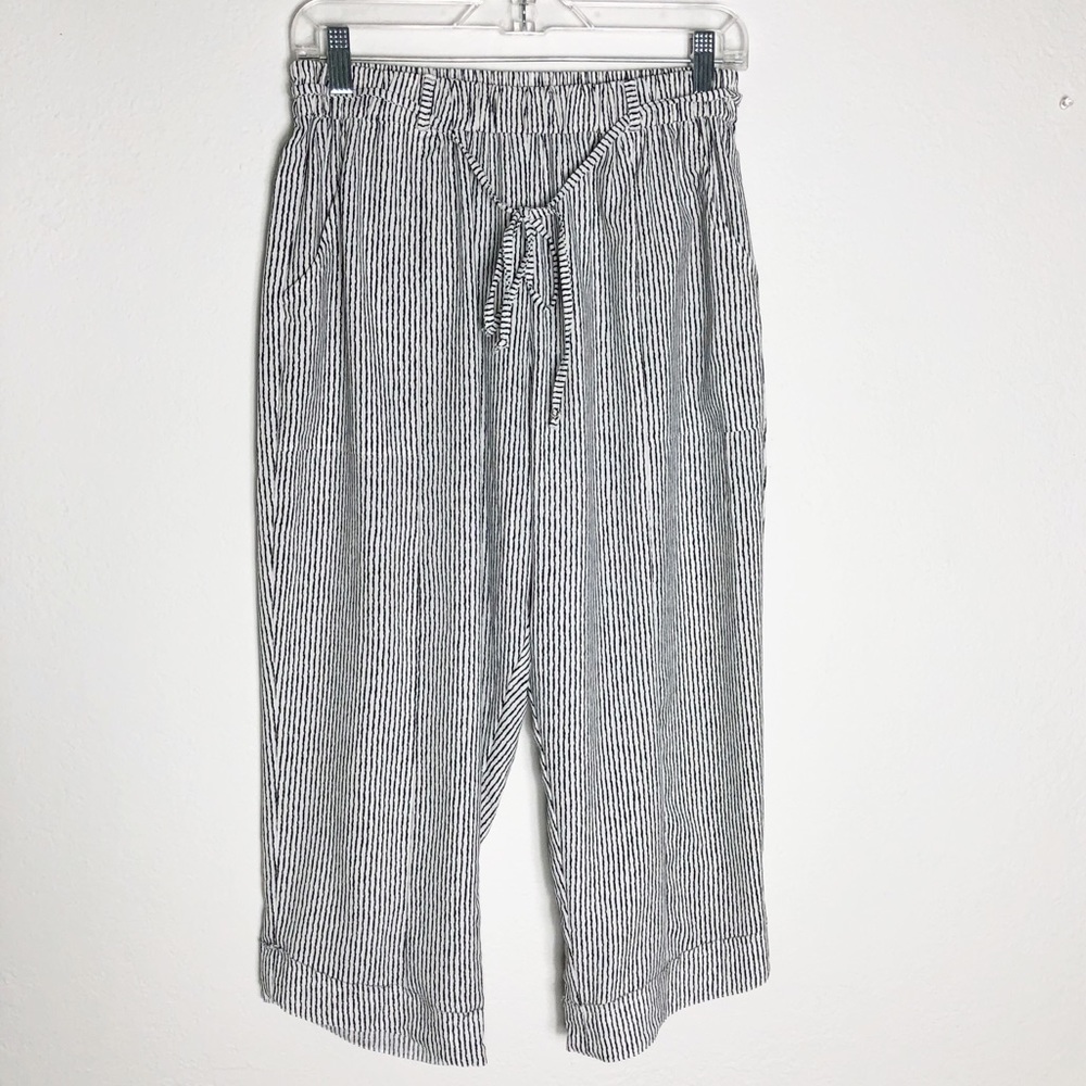 [Ninie] Loose Fitting Crop Striped Soft Pa…